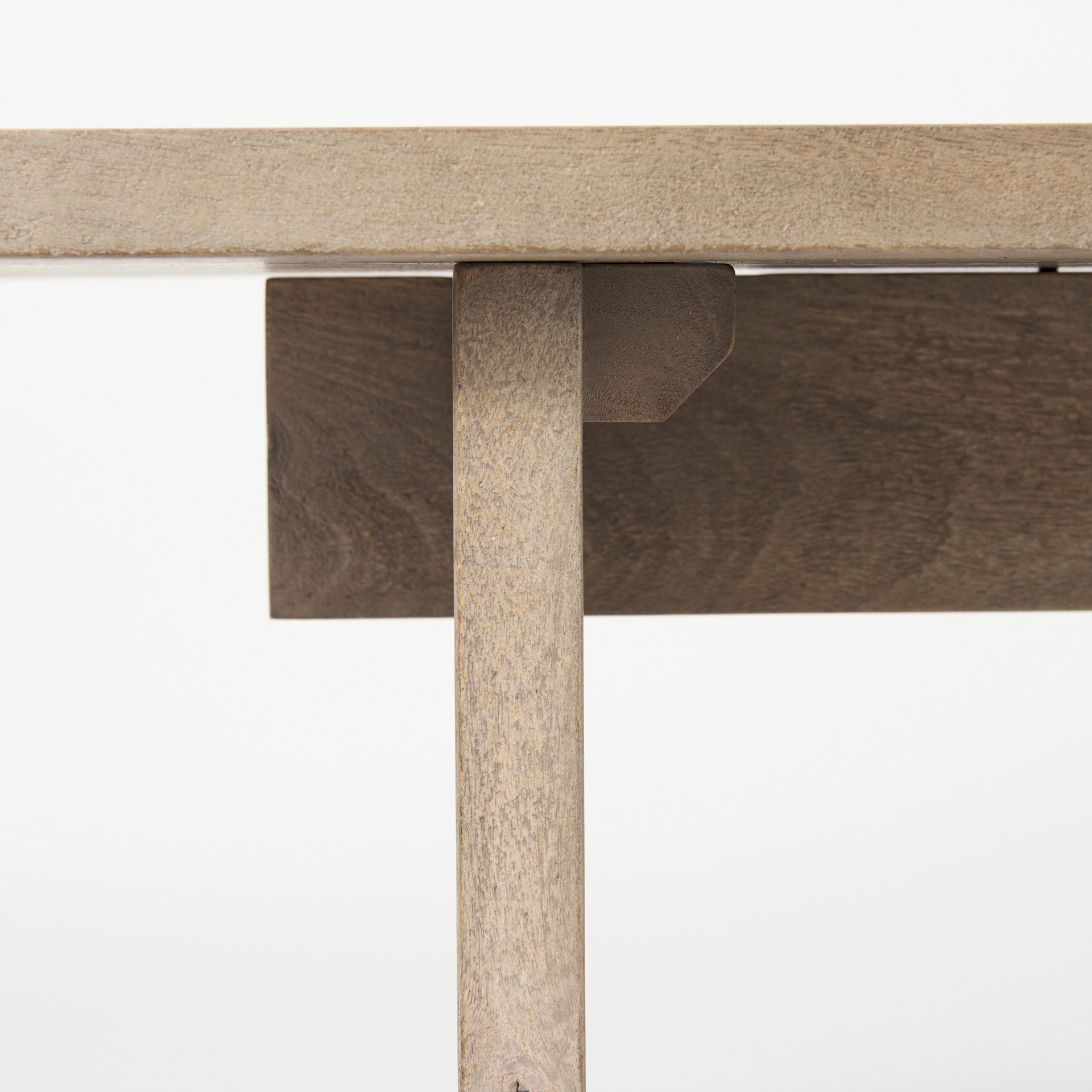 Aida Bench | Floor Model