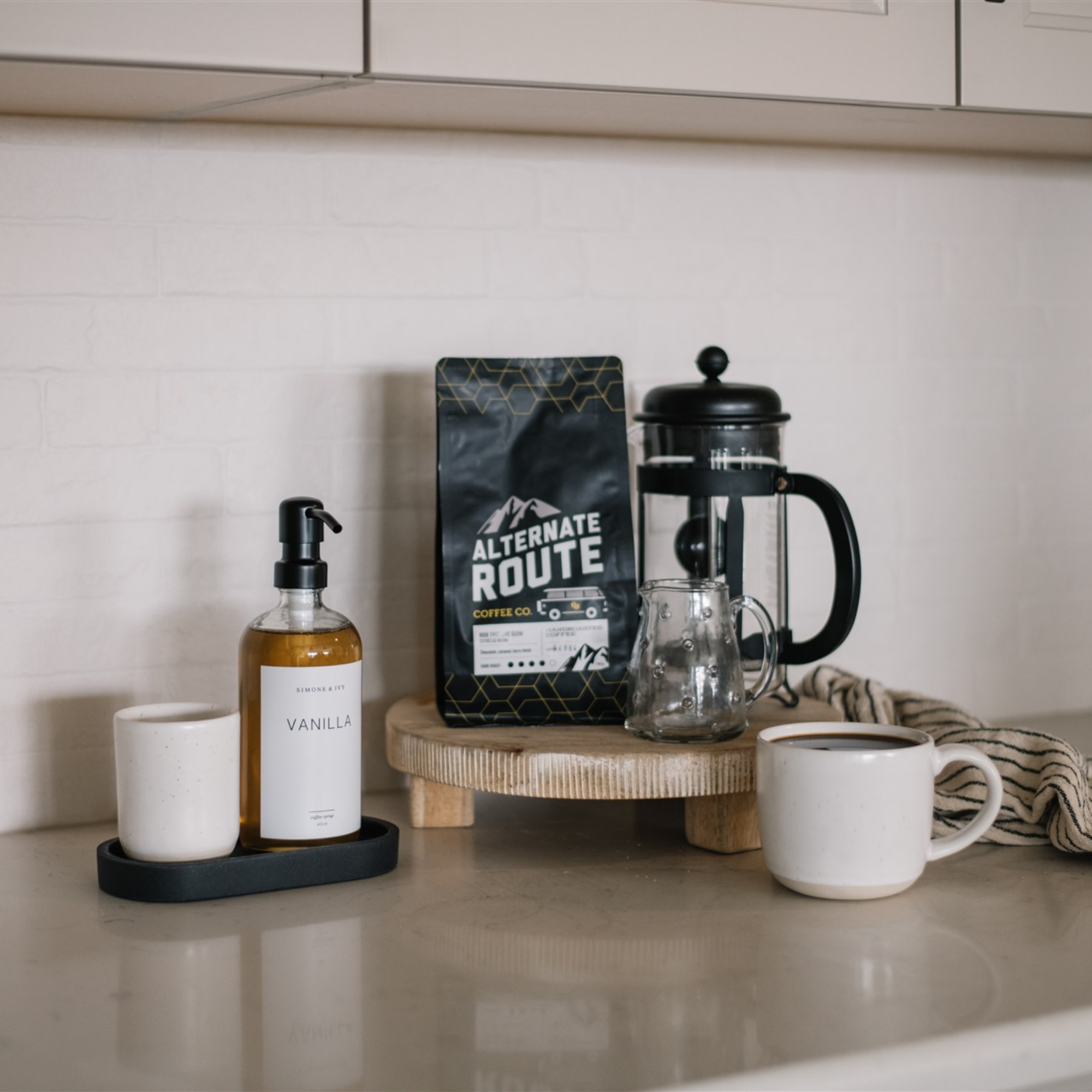 Lydia Teak Stand – Simone & Ivy