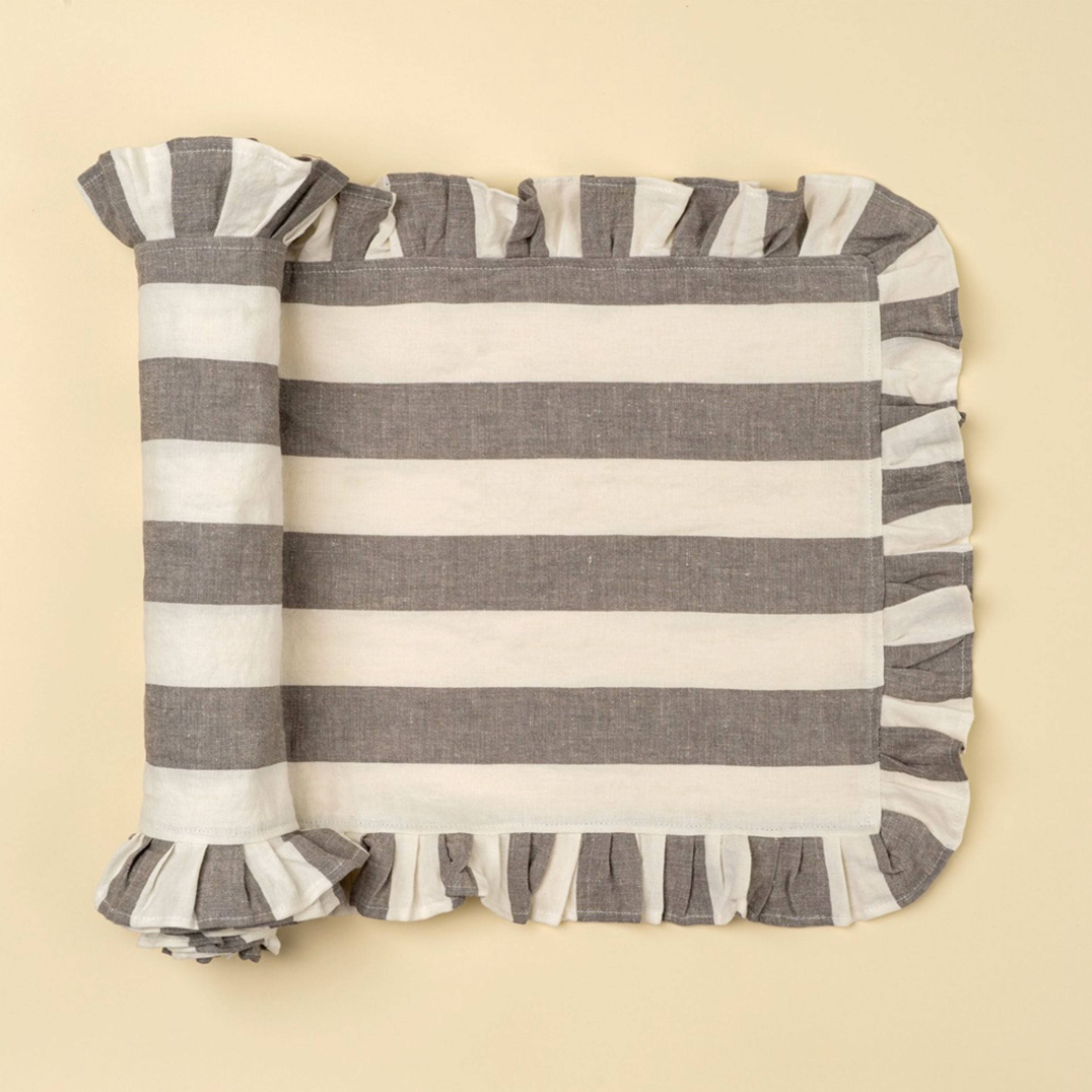 Ruffle Thick Stripe Table Runner | Grey – Simone & Ivy