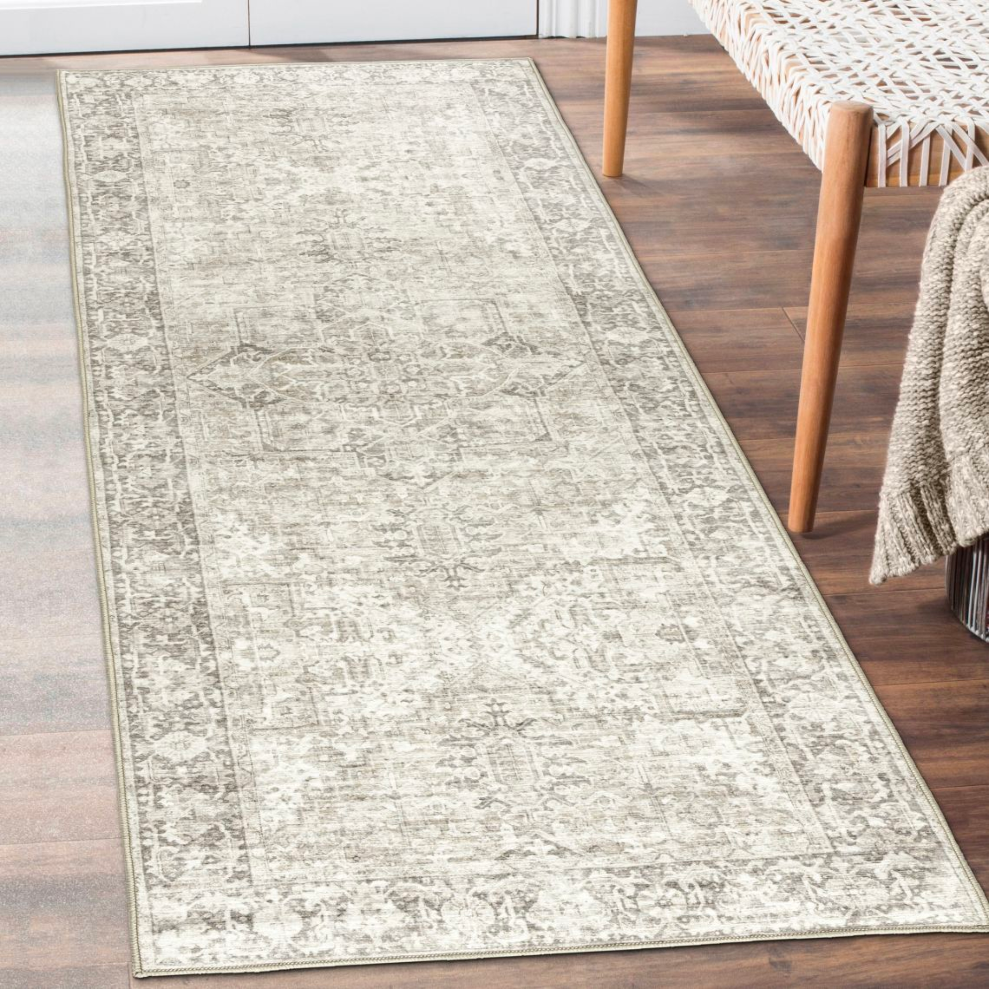 96.5×90 “Hello September” ViNTAGE RUG Lyle Vintage Rug 96.5×90 “Hello September” ViNTAGE RUG Lyle Vintage Rug