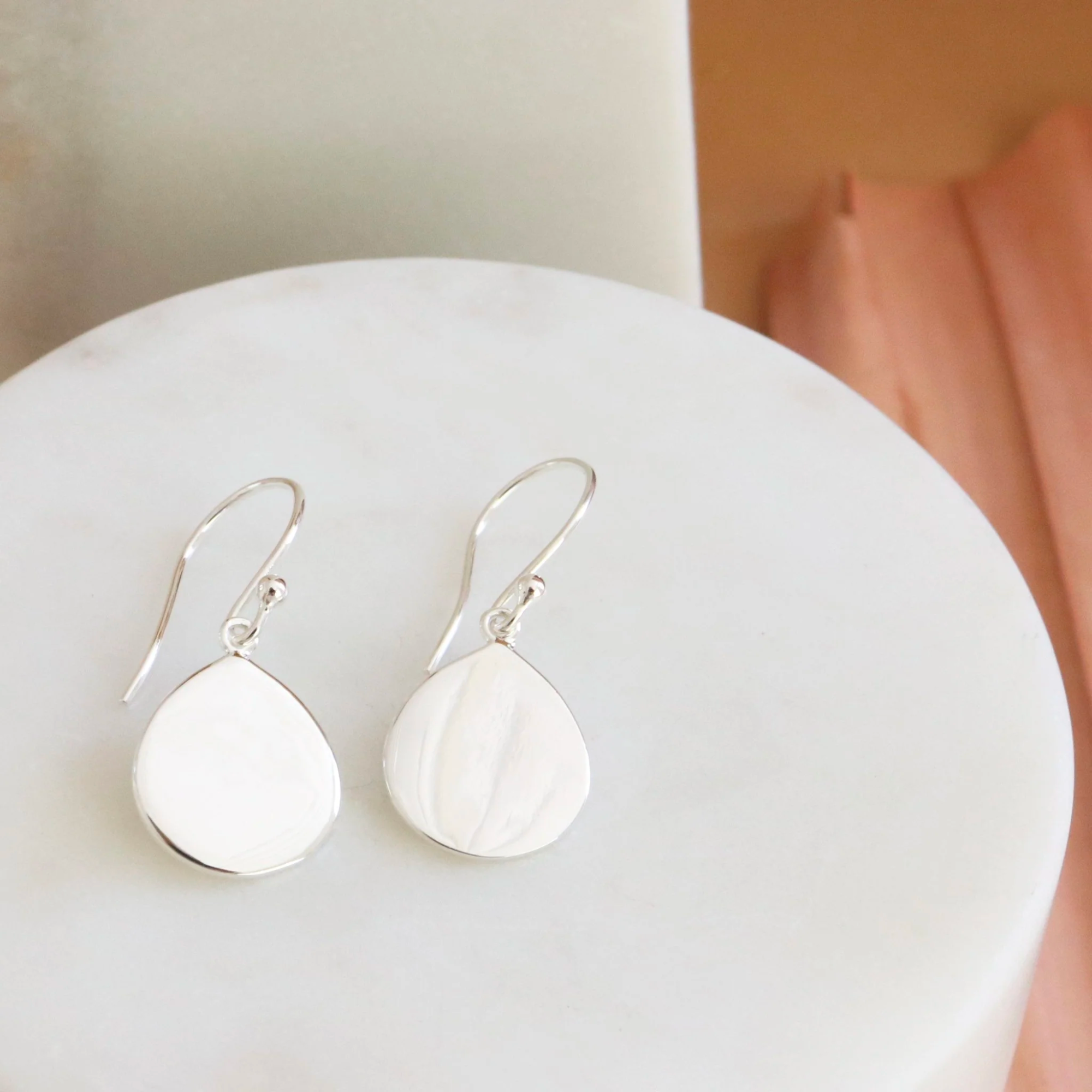 S&i earrings on sale