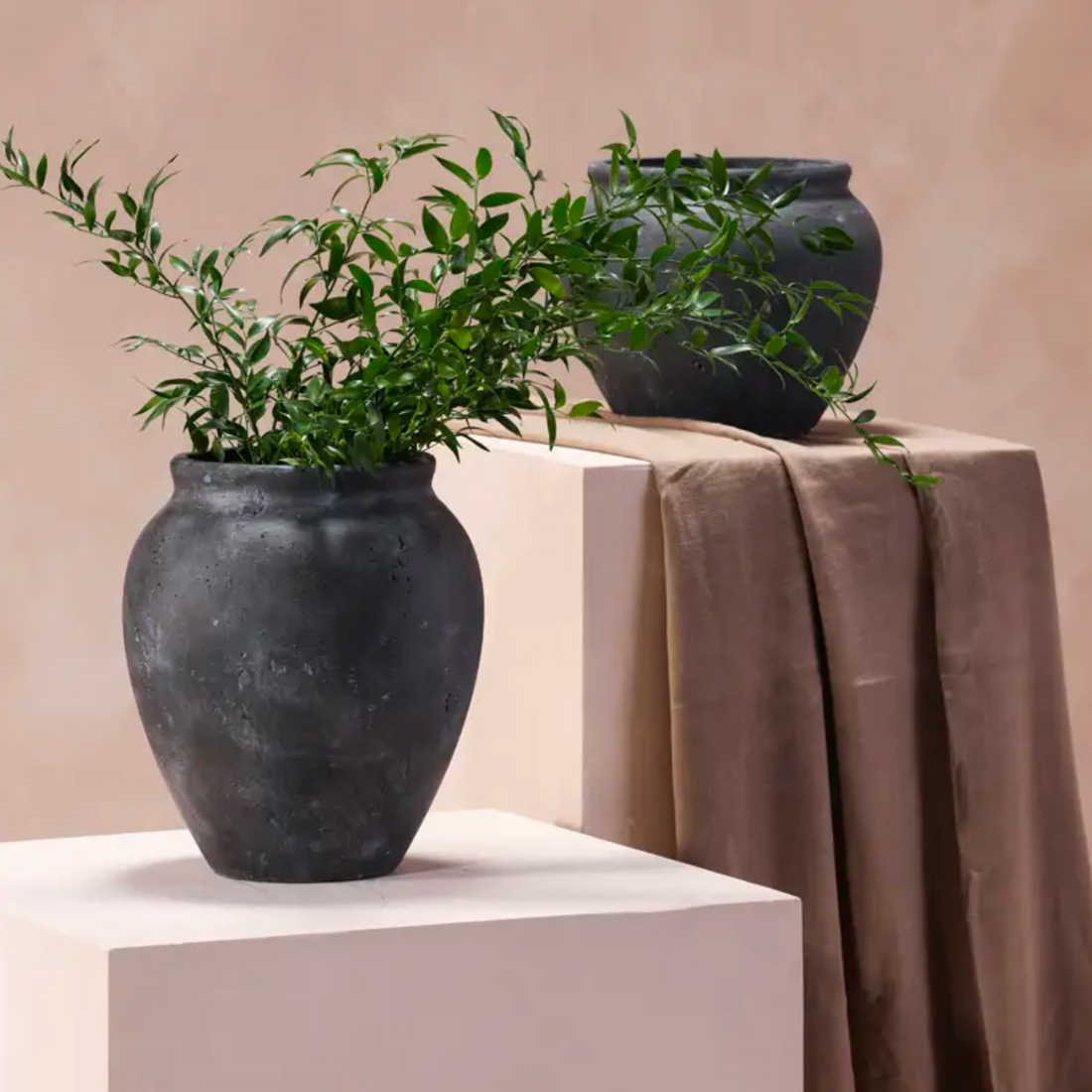 Natalia Vase - Black