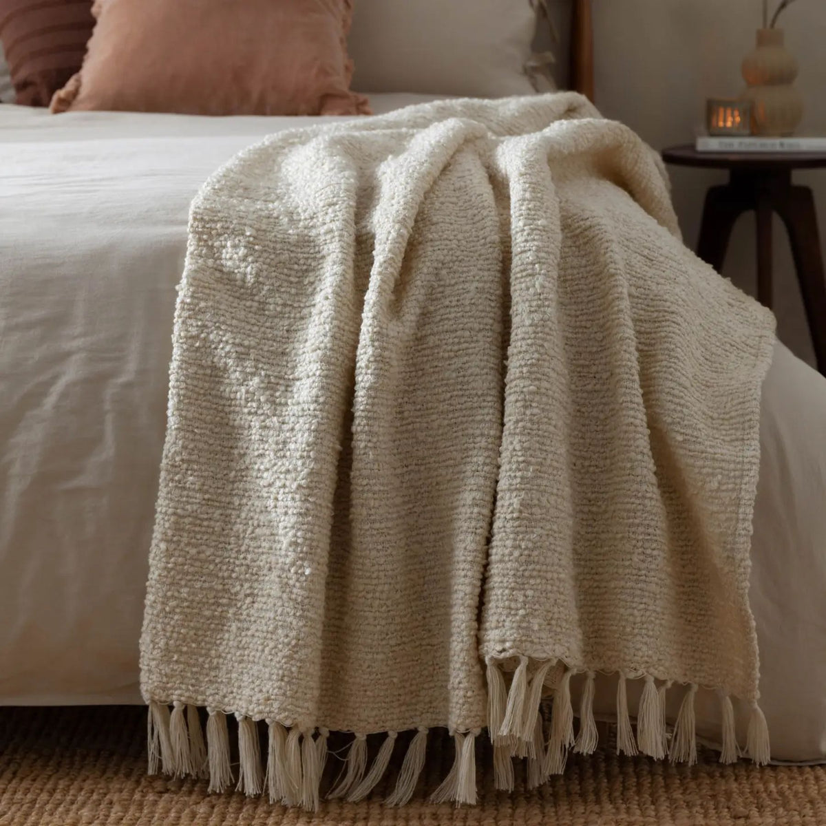 Candar Boucle Throw