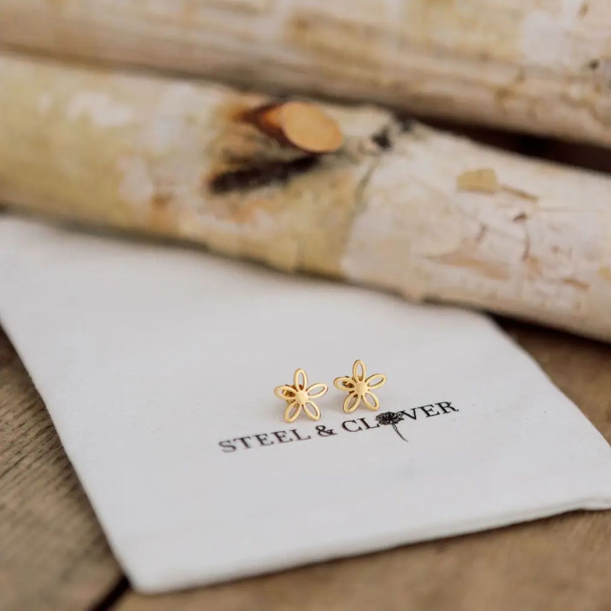 Daisy Stud Earrings