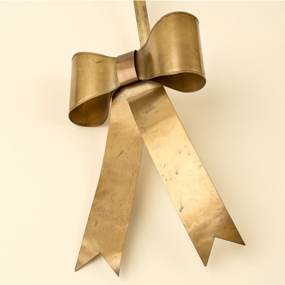 Gilded Bow Wreath Hanger