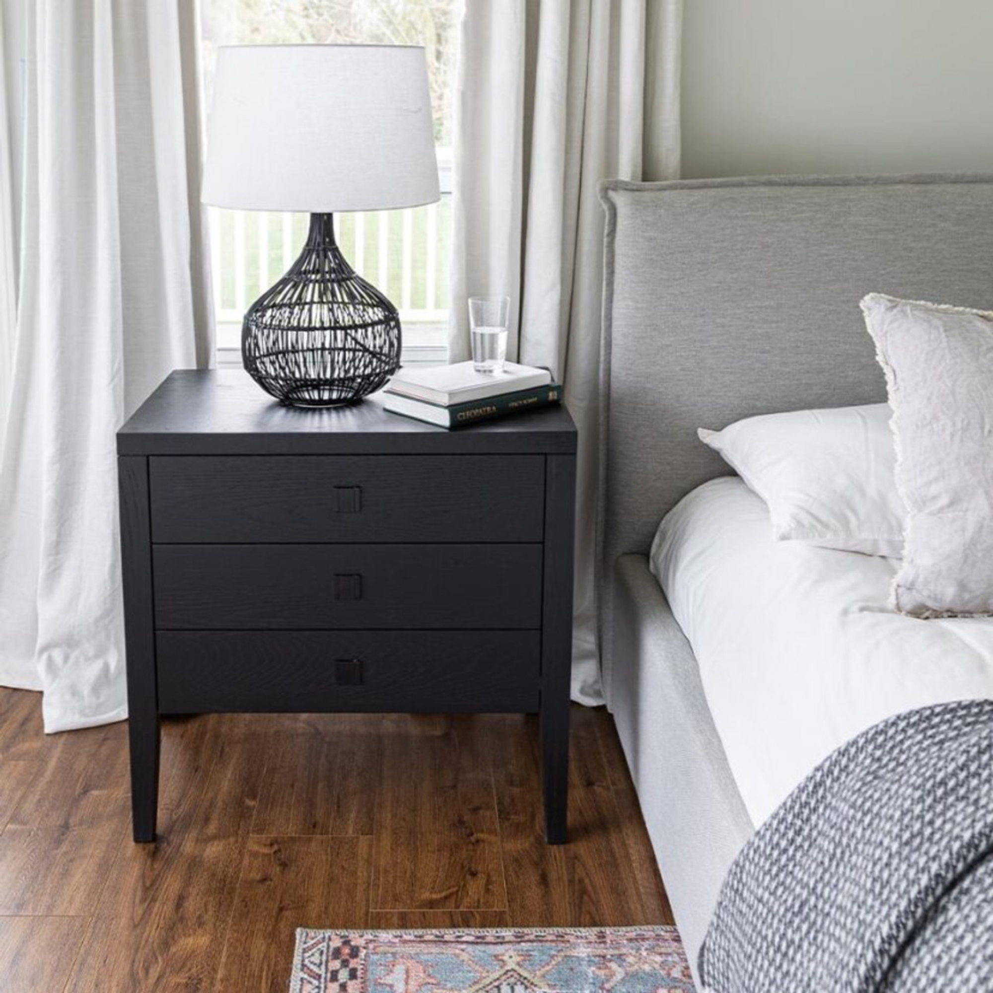 Hara Nightstand
