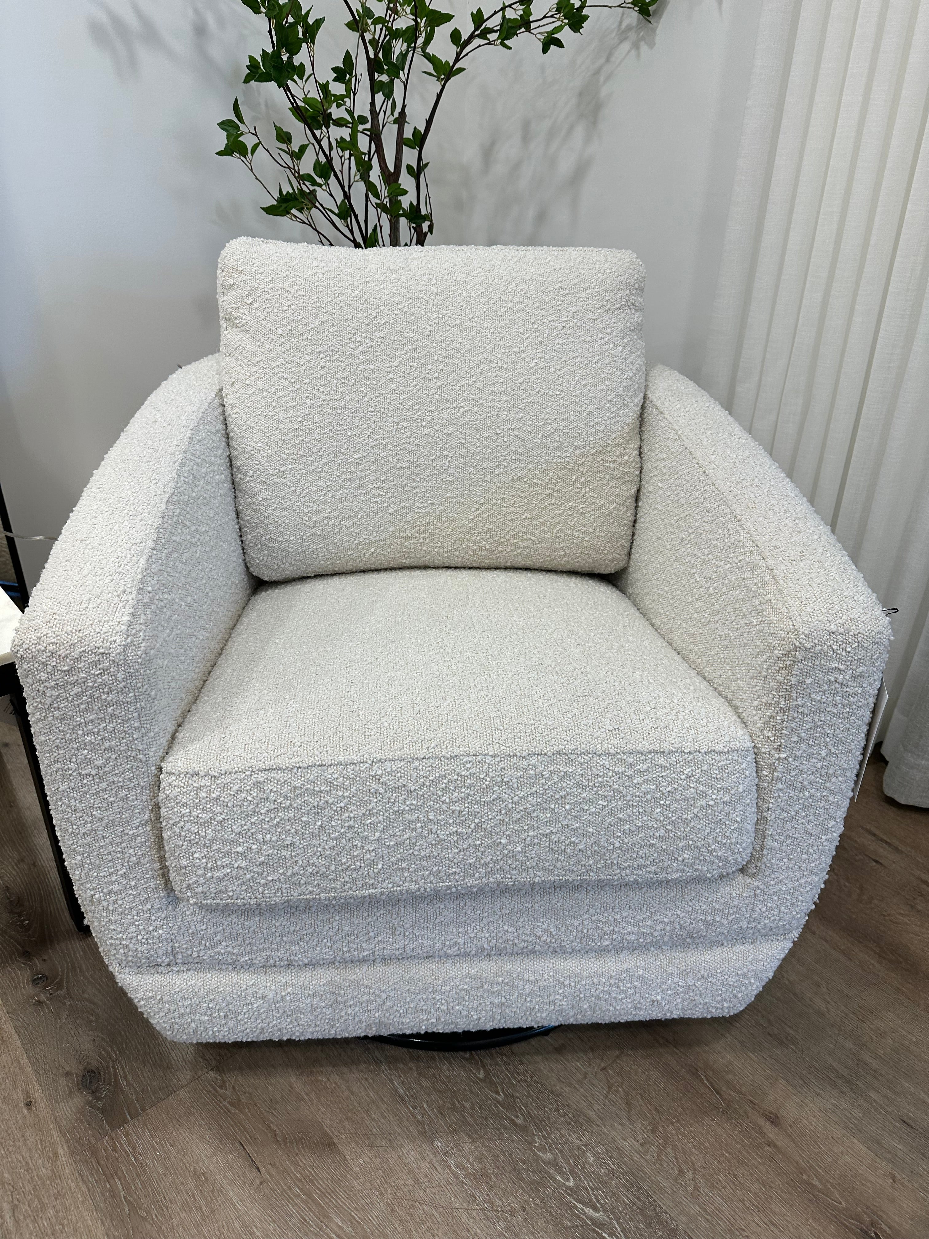 Baltimo Club Chair | Floor Model