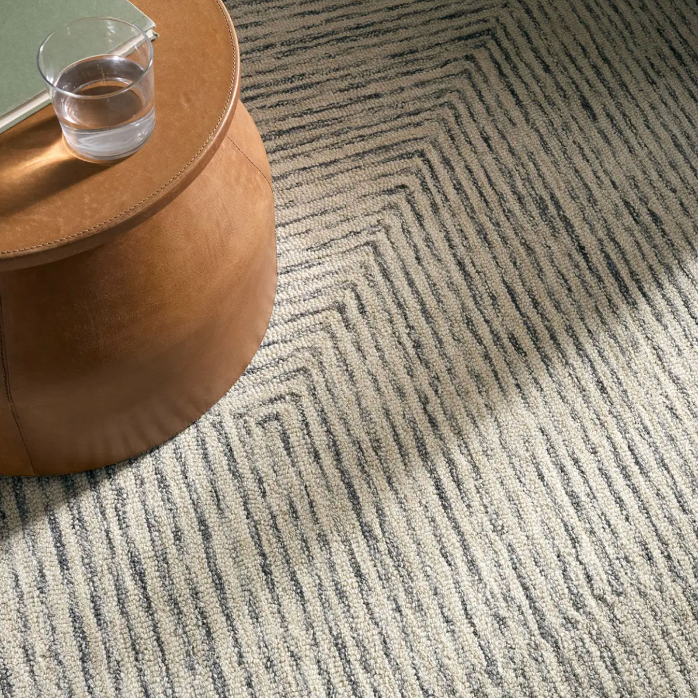 Habit Ripple Rug Simone Kafes Rug | White/Tan – Simone & Ivy