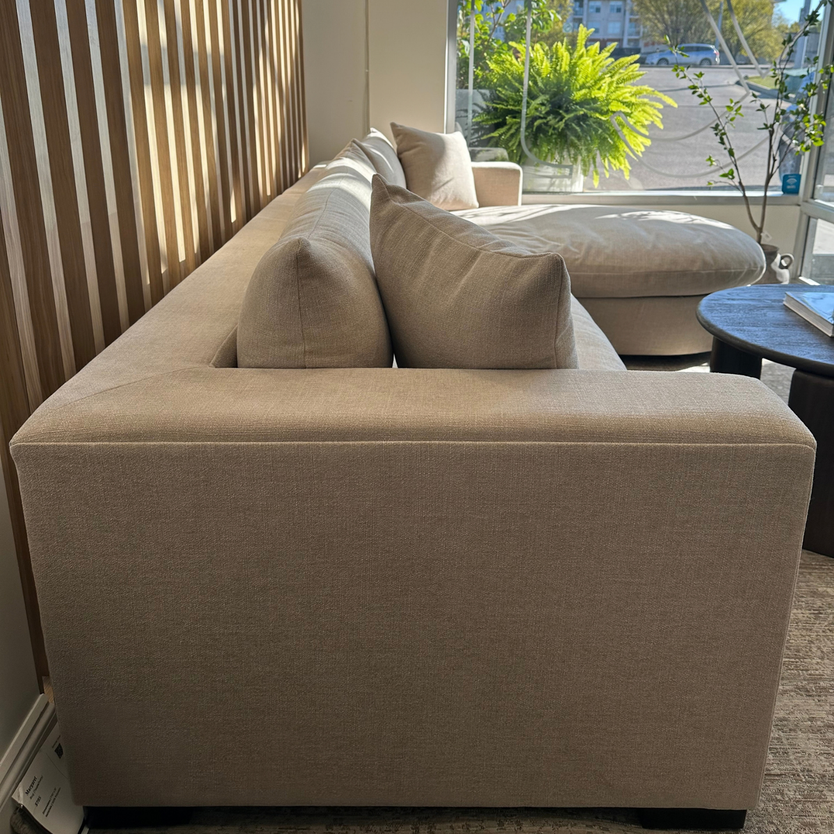 Liam Sectional | Floor Model