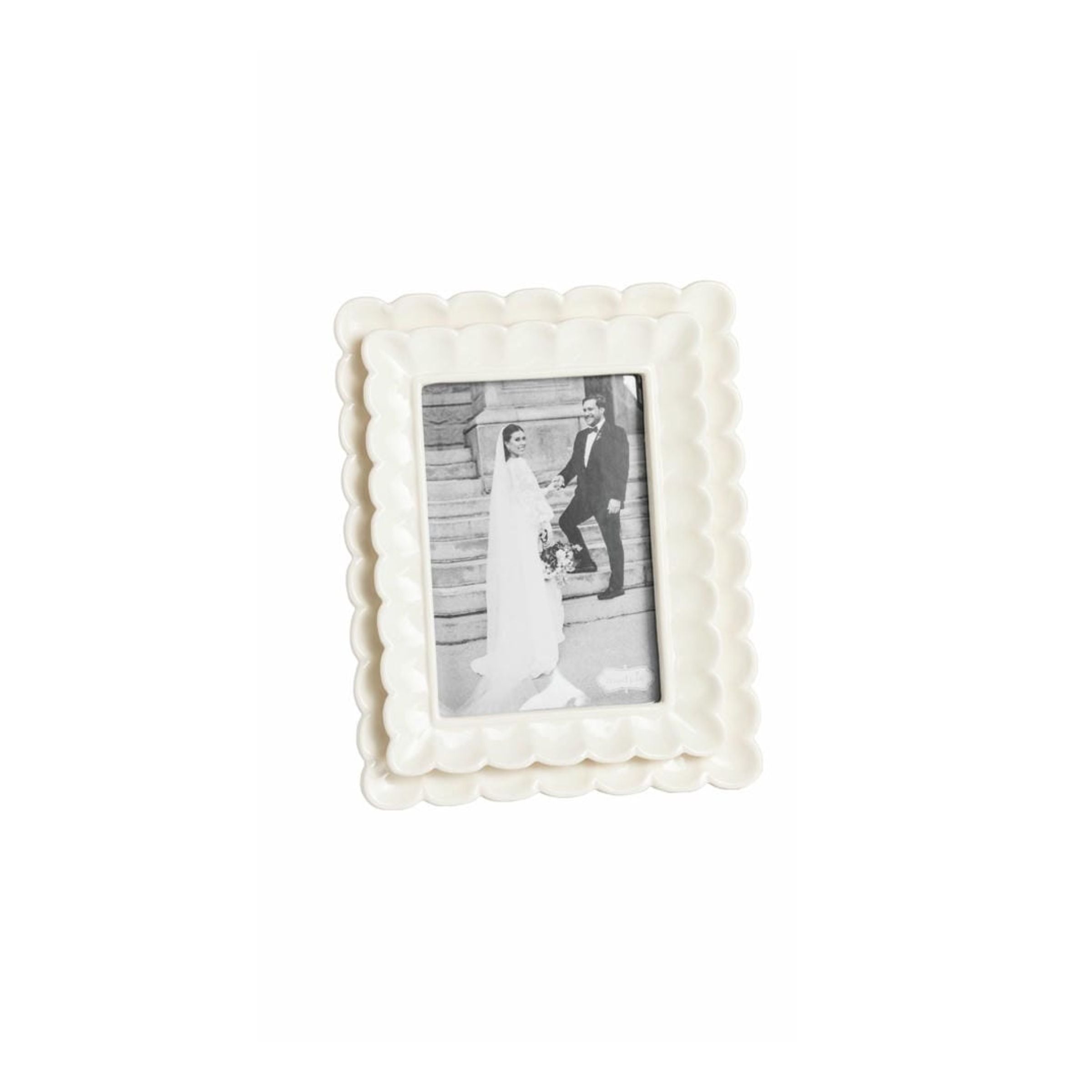 Scalloped Frame