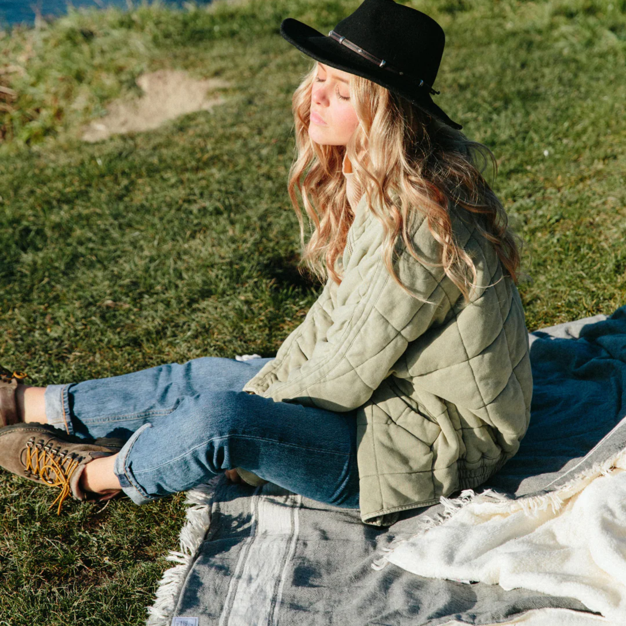 Journey Throw | Granite