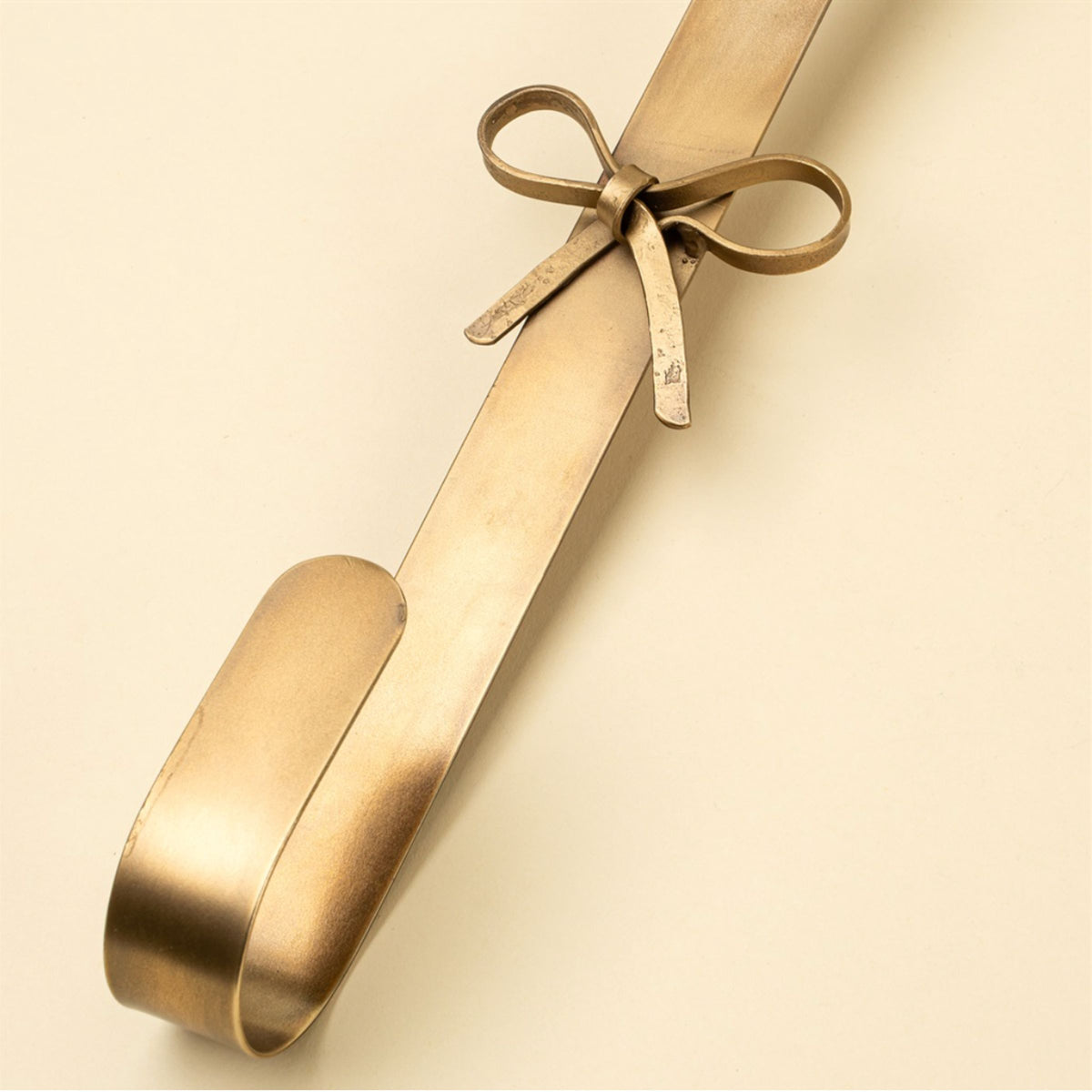 Tie Bow Wreath Hanger