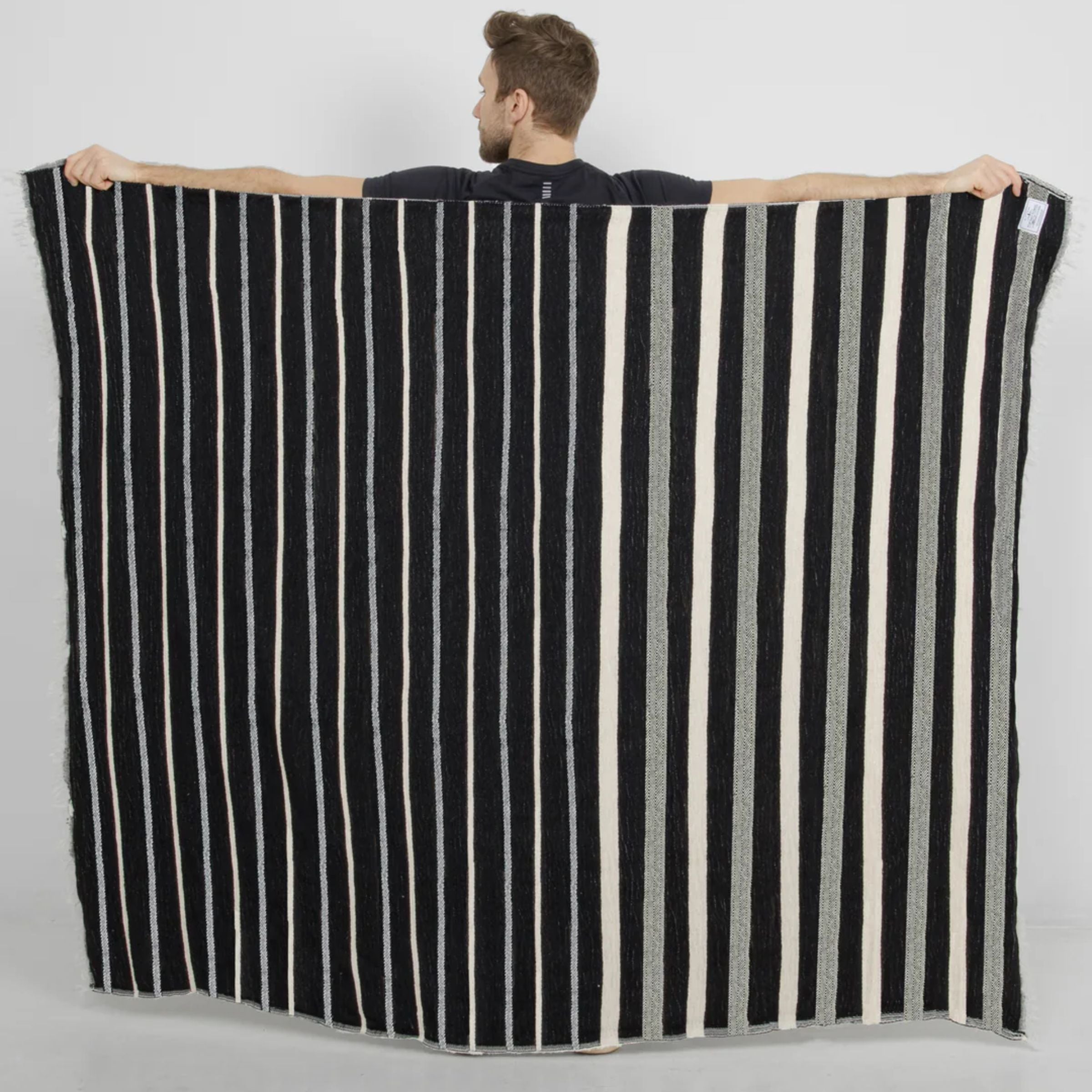 Winslow Throw | Black